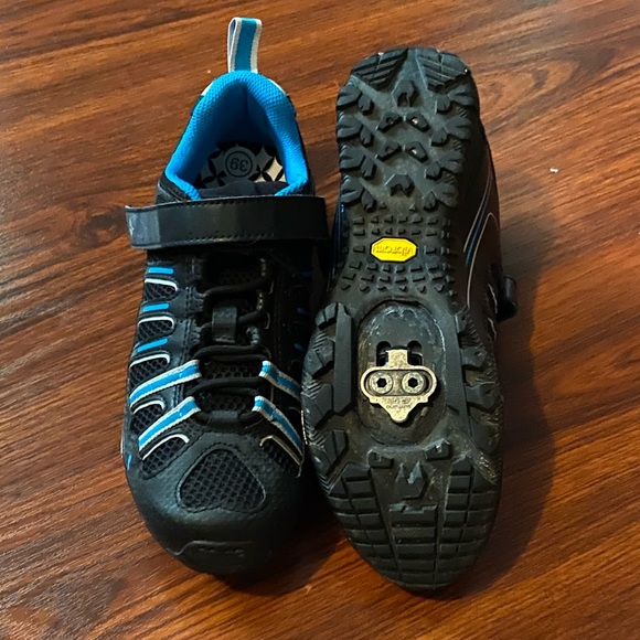 Specialized Shoes - COPY - Bike or Spin shoes with clips